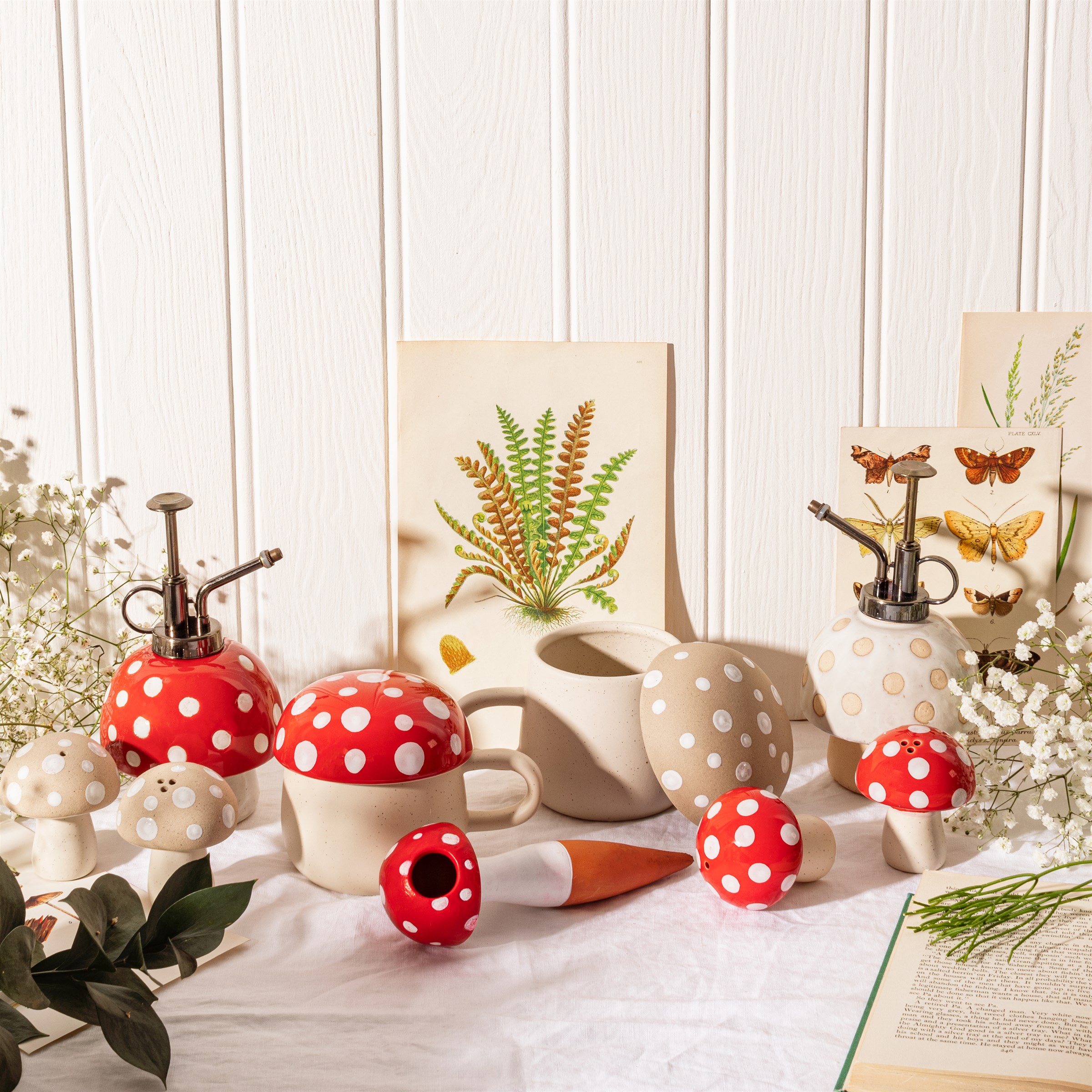 Red Mushroom Salt + Pepper Set - Image 3