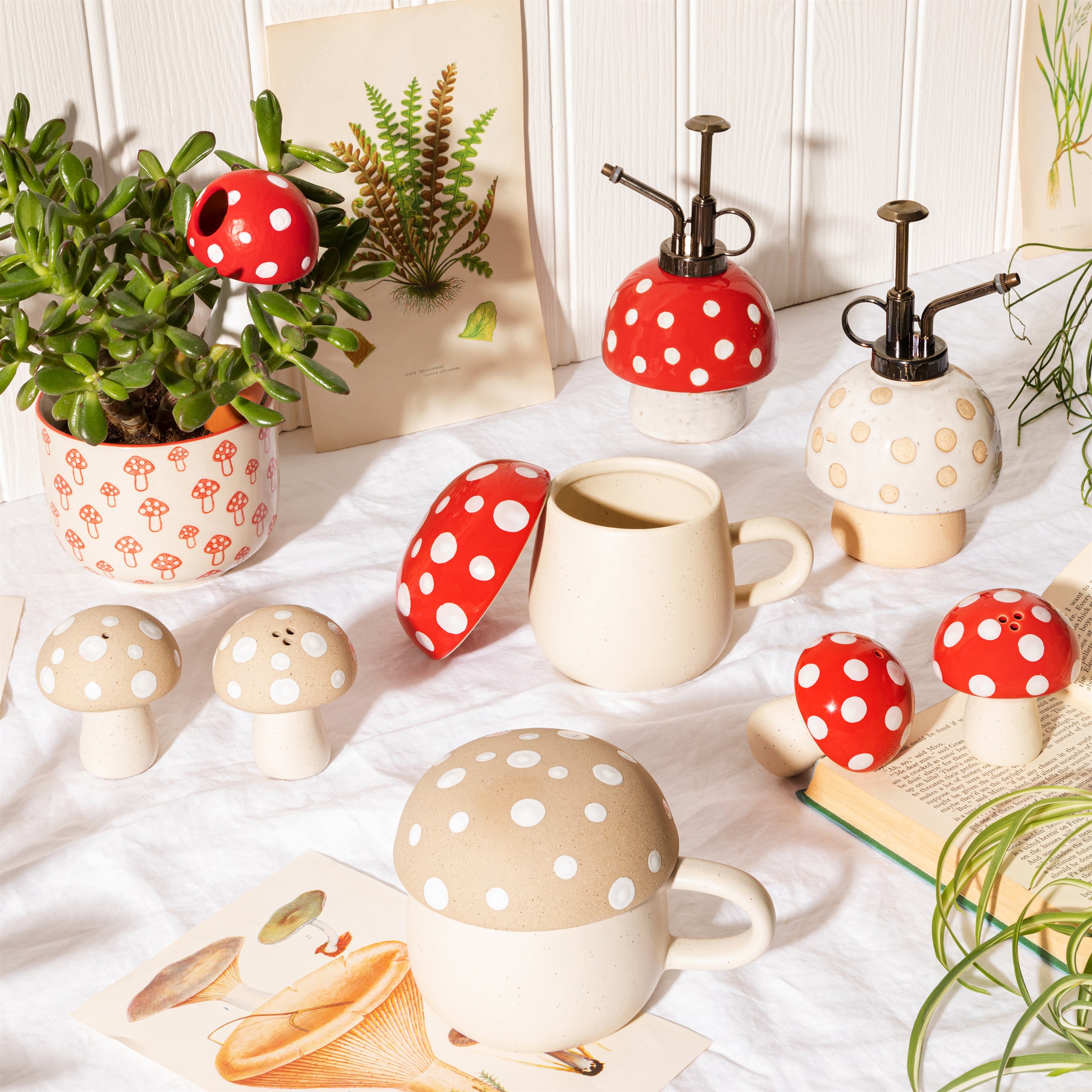 Cream Mushroom Mug with Lid - Image 6