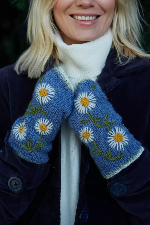 Daisy Chain Handwarmer Jacaranda - Image 3