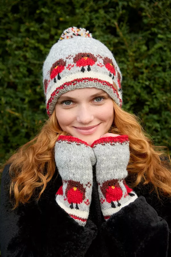 Robin Bobble Beanie - Image 4
