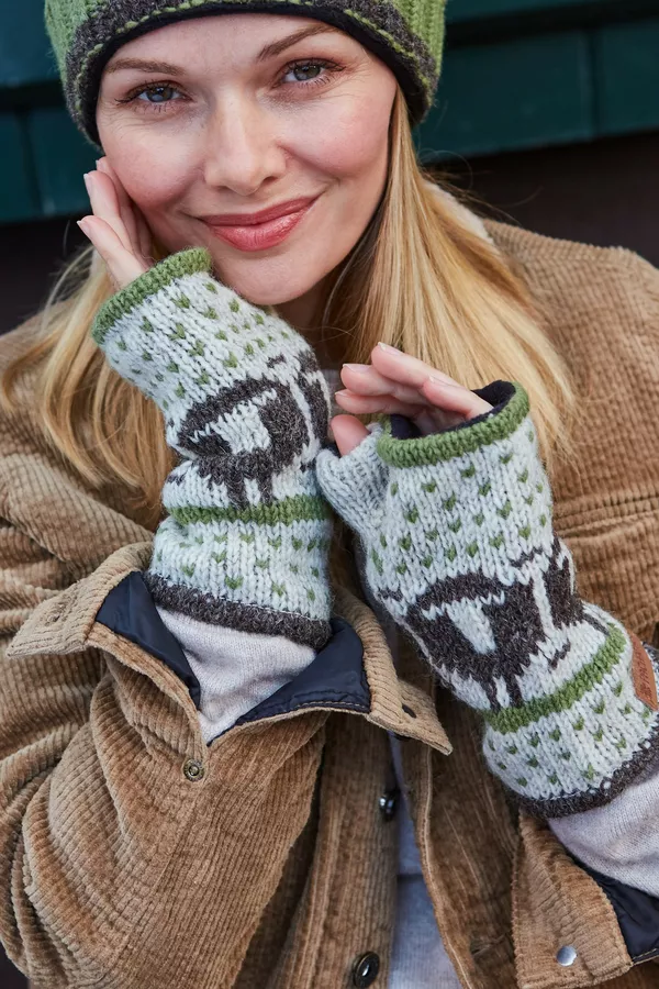 Herdwick Sheep Handwarmer Oatmeal - Image 3