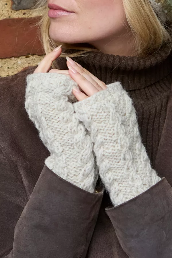 Chamonix Handwarmer Oatmeal - Image 3