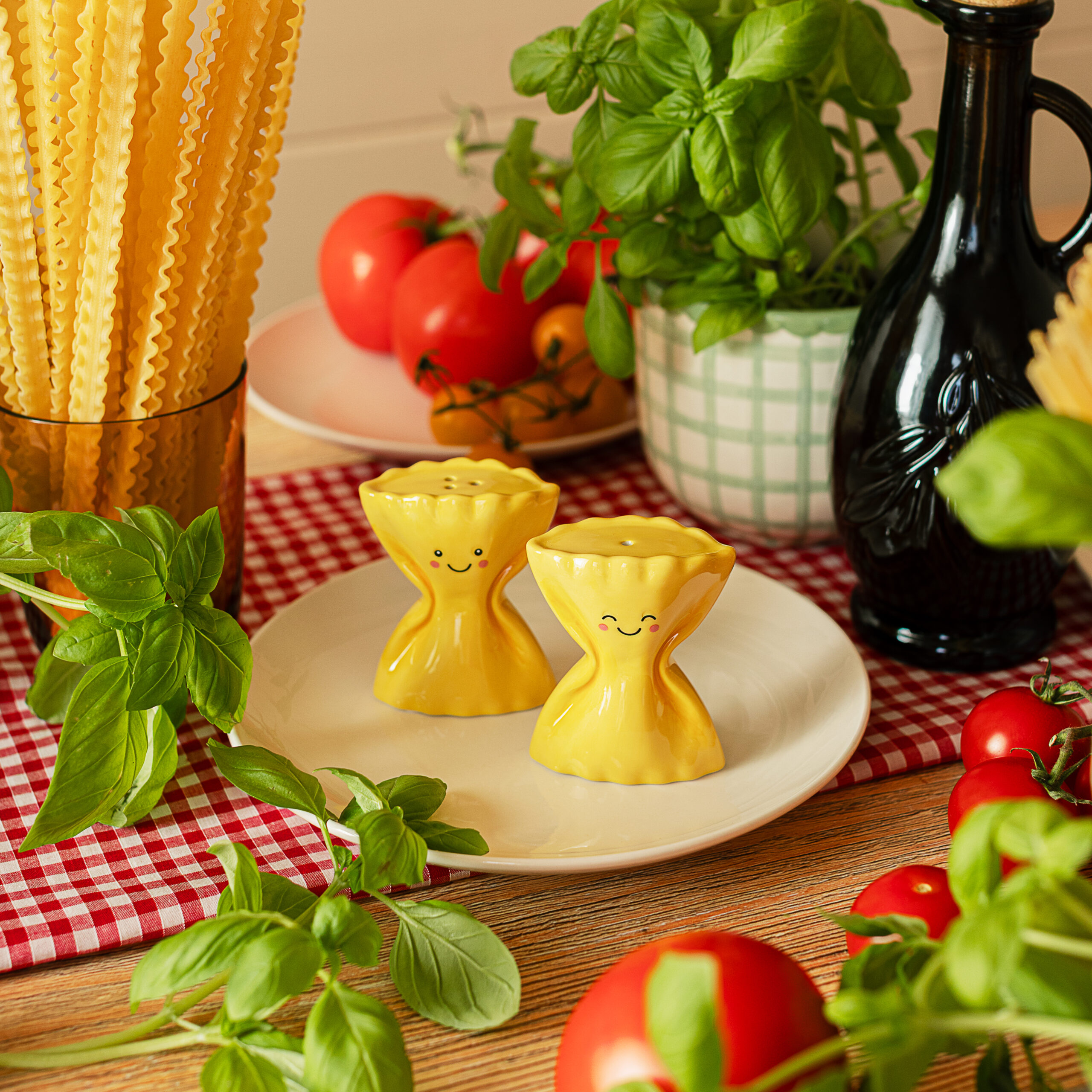 Pasta Farfalle Salt & Pepper Shakers - Image 2